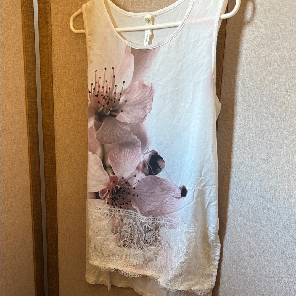 PerSeption Concept White Floral Tank Top small